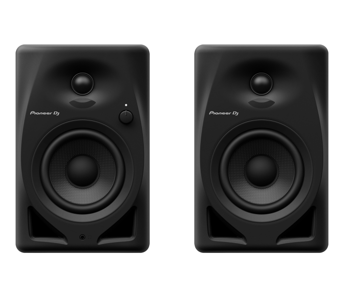 DM 40D cgi 1792x1316 pc front B image